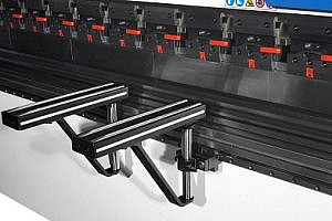 Фото 31 - MetalTec HBM 80/2500C Листогибочные гидравлические прессы с ЧПУ контроллером TP10S.