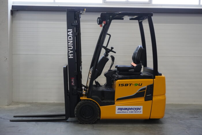 Фото 2 - Вилочный погрузчик Hyundai 15BT-9U.
