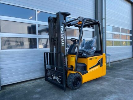 Фото 54 - Вилочный погрузчик Hyundai 18BT-9U.